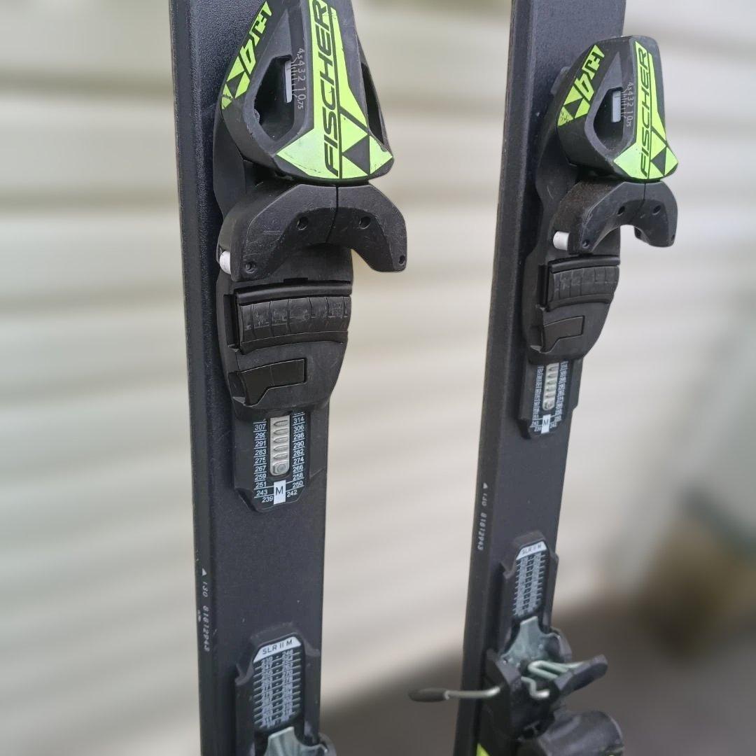 FISCHERフィッシャー RC4 THE CURV 130 ジュニア用スキー板