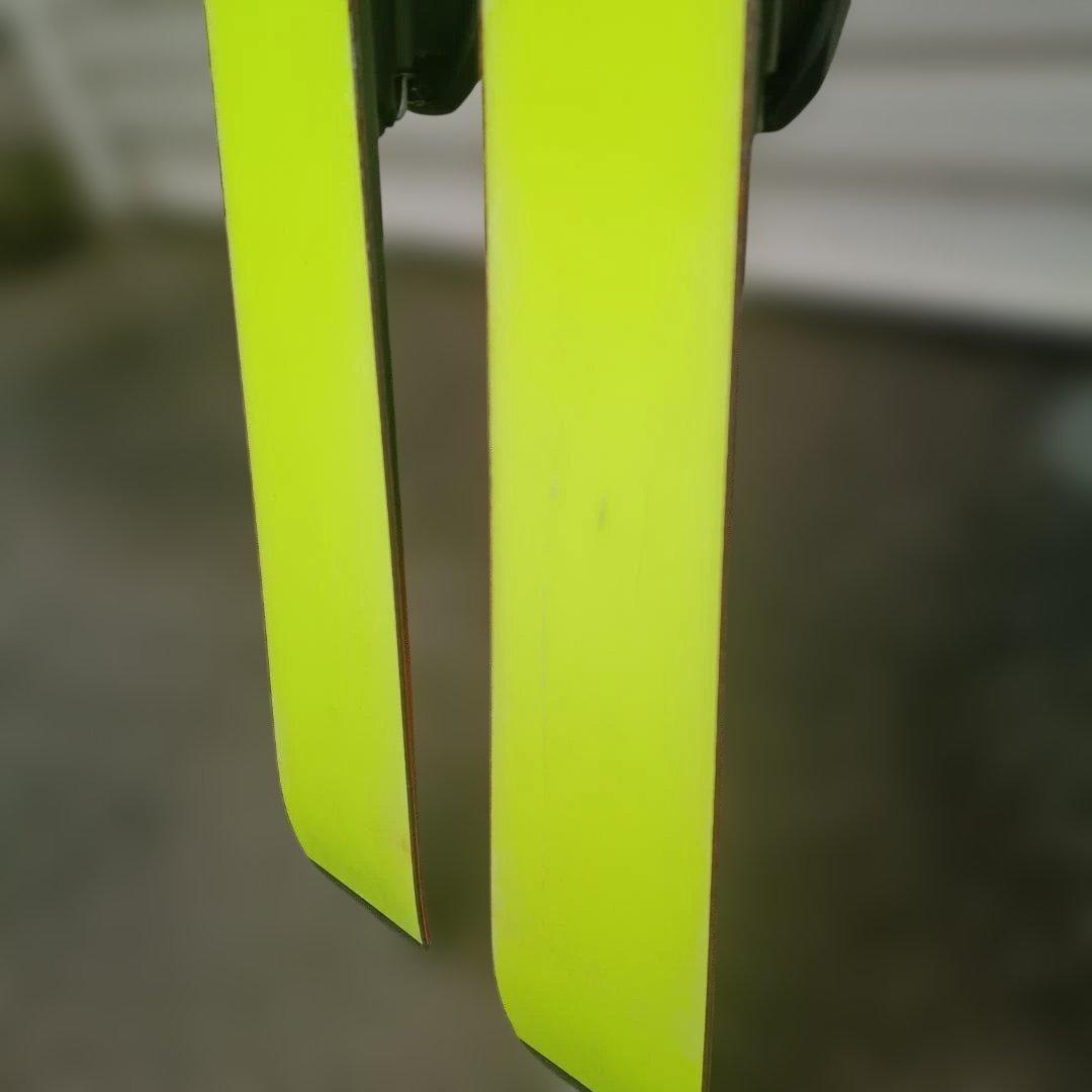 FISCHERフィッシャー RC4 THE CURV 130 ジュニア用スキー板