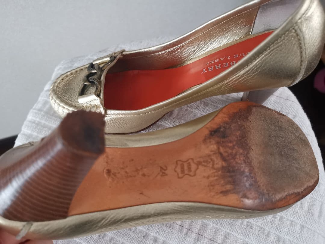 【BURBERRY】ゴールド ローファー風ヒールシューズ ヒール約8cm