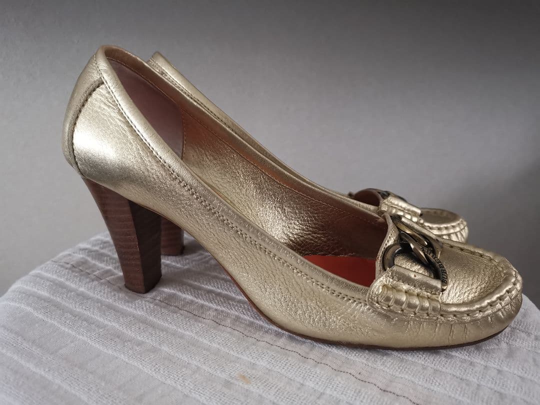 【BURBERRY】ゴールド ローファー風ヒールシューズ ヒール約8cm