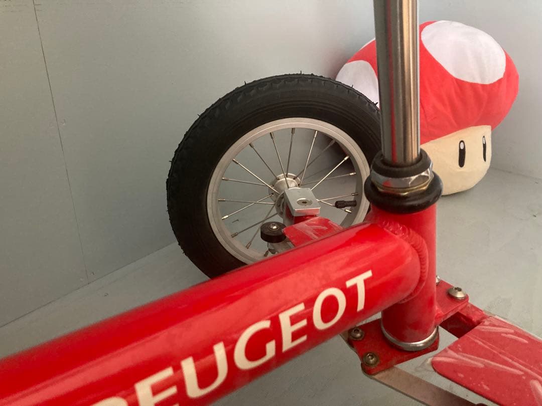 ビンテージ　PEUGEOT 赤 三輪車