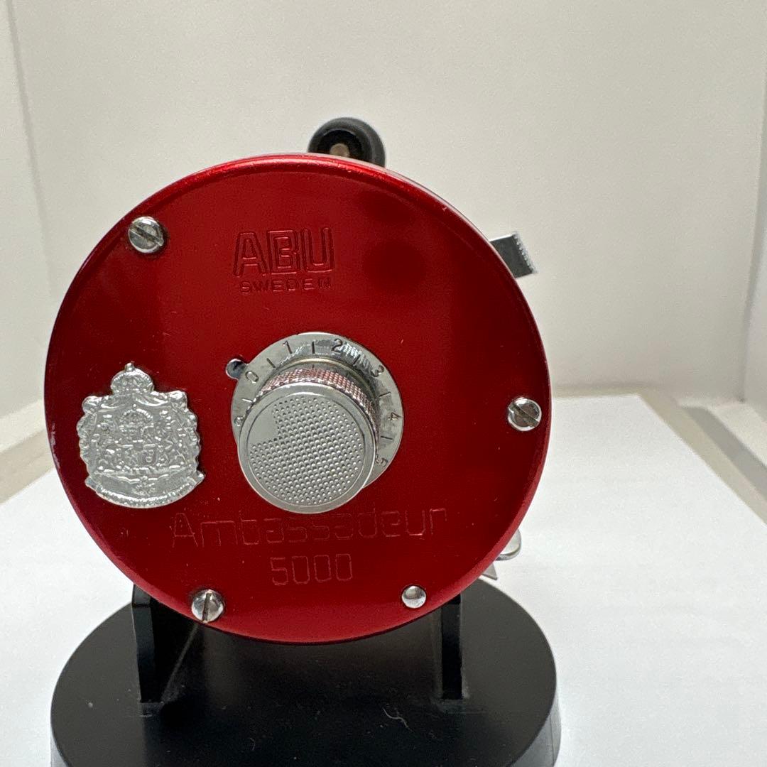 ABU Ambassadeur 5000 ベイトリール レッド
