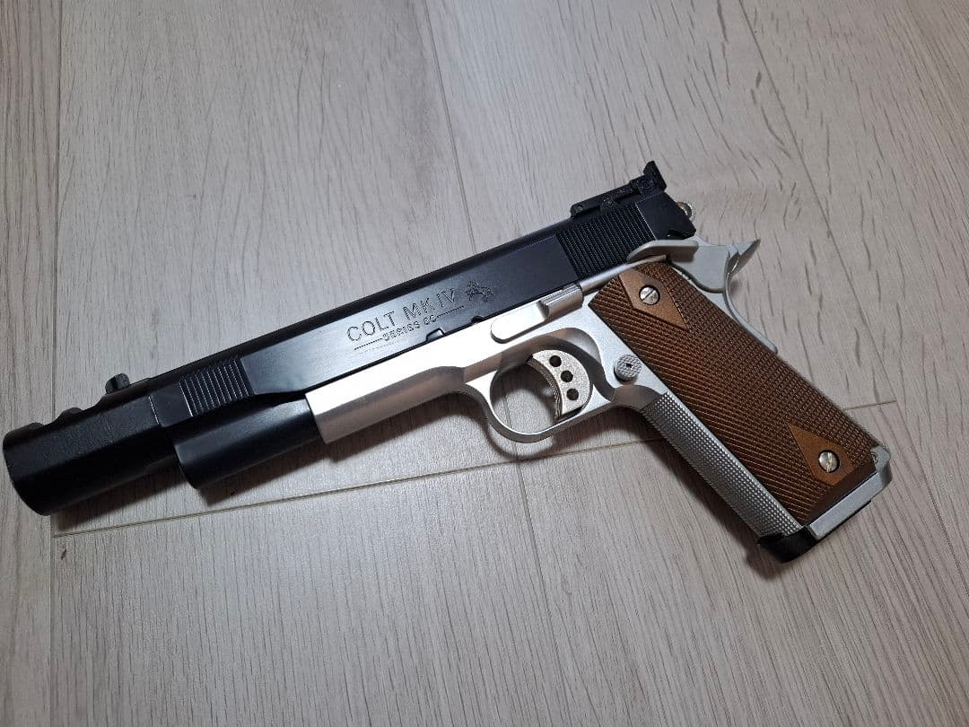 合法　極美品　クラウンモデル　コルトパイソン　ガスリボルバー　+1丁おまけ付き