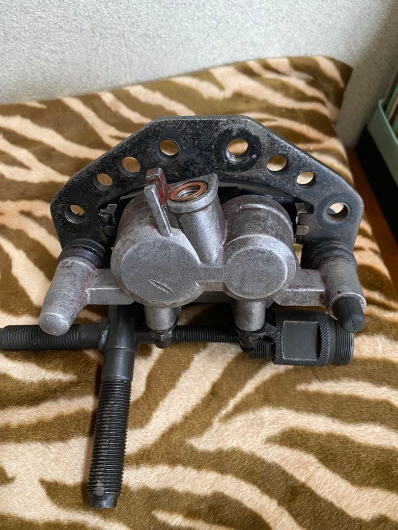 最終値下げ　ゼファー750 純正キャリパー　前後1台分