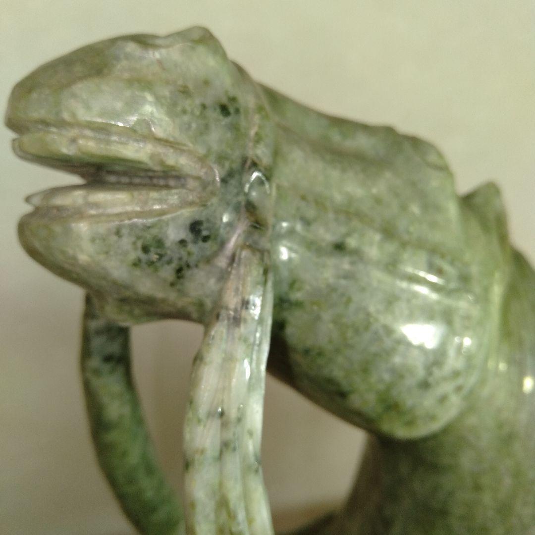 石の馬　置物　緑色石　令和8年の干支　台付き１個