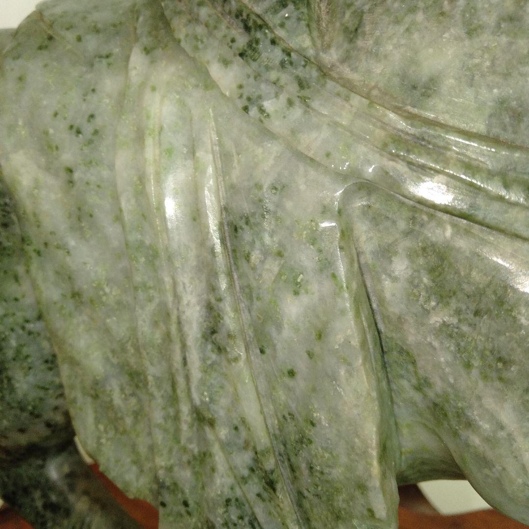 石の馬　置物　緑色石　令和8年の干支　台付き１個