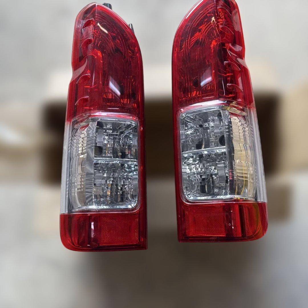 ハイエース　テールレンズ　左右セット スーパーGL 純正