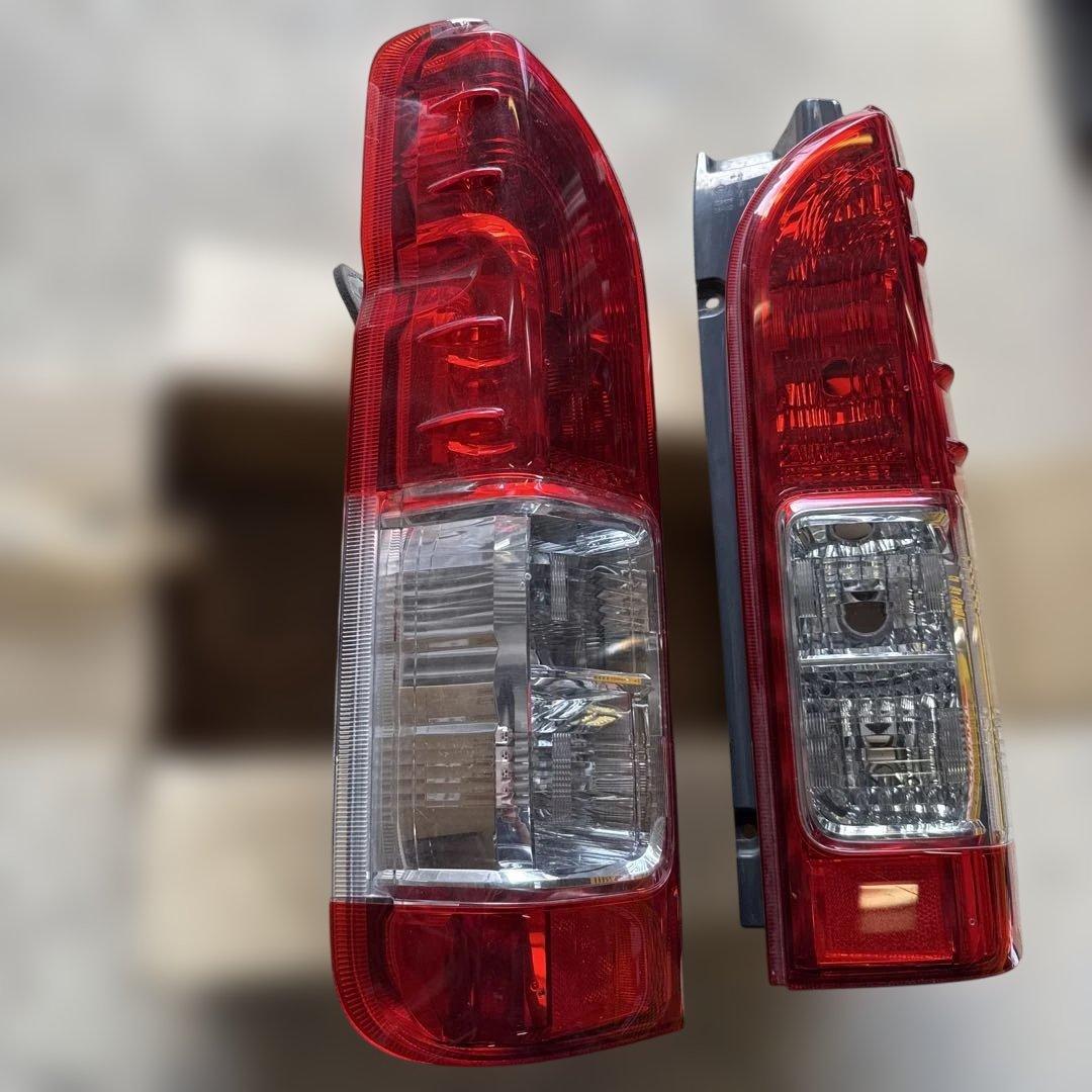 ハイエース　テールレンズ　左右セット スーパーGL 純正