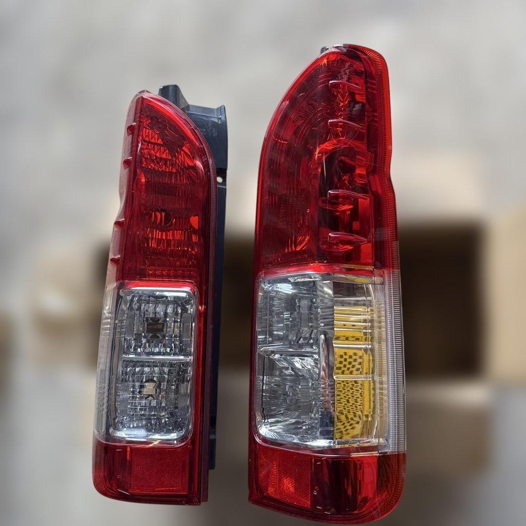 ハイエース　テールレンズ　左右セット スーパーGL 純正