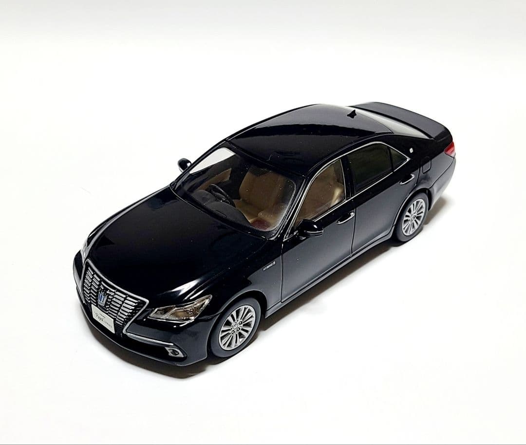 トヨタ 210系クラウンロイサルサルーンG カラーサンプル