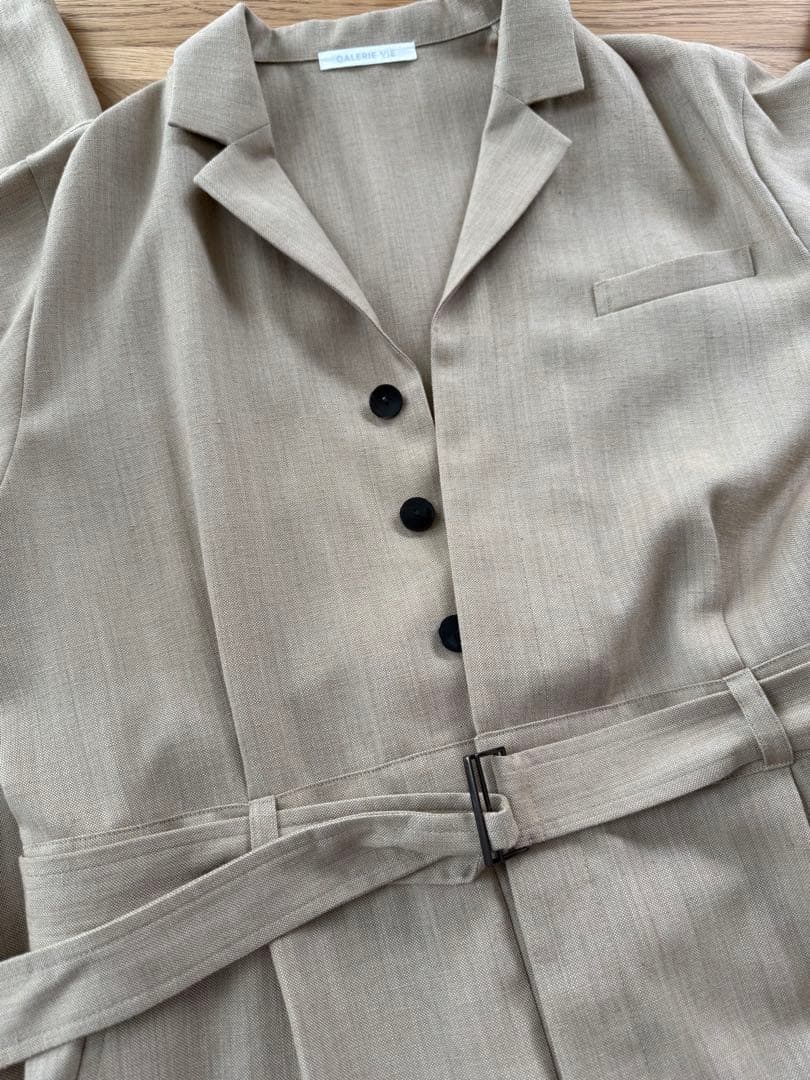 ニノさんとあそぼ　戸田恵梨香さん着用　新品GALERIE VIE ジャンプスーツ