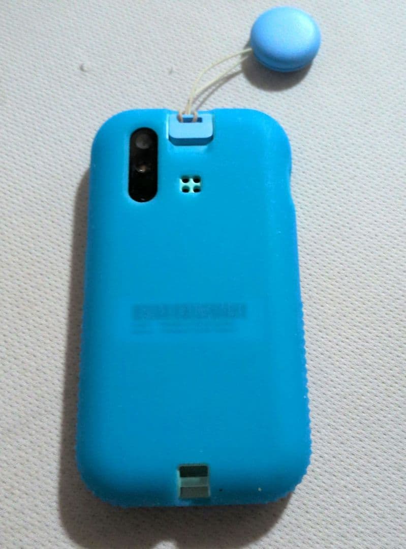 auキッズ携帯　mamorino6　ミント　シリコンカバーつき