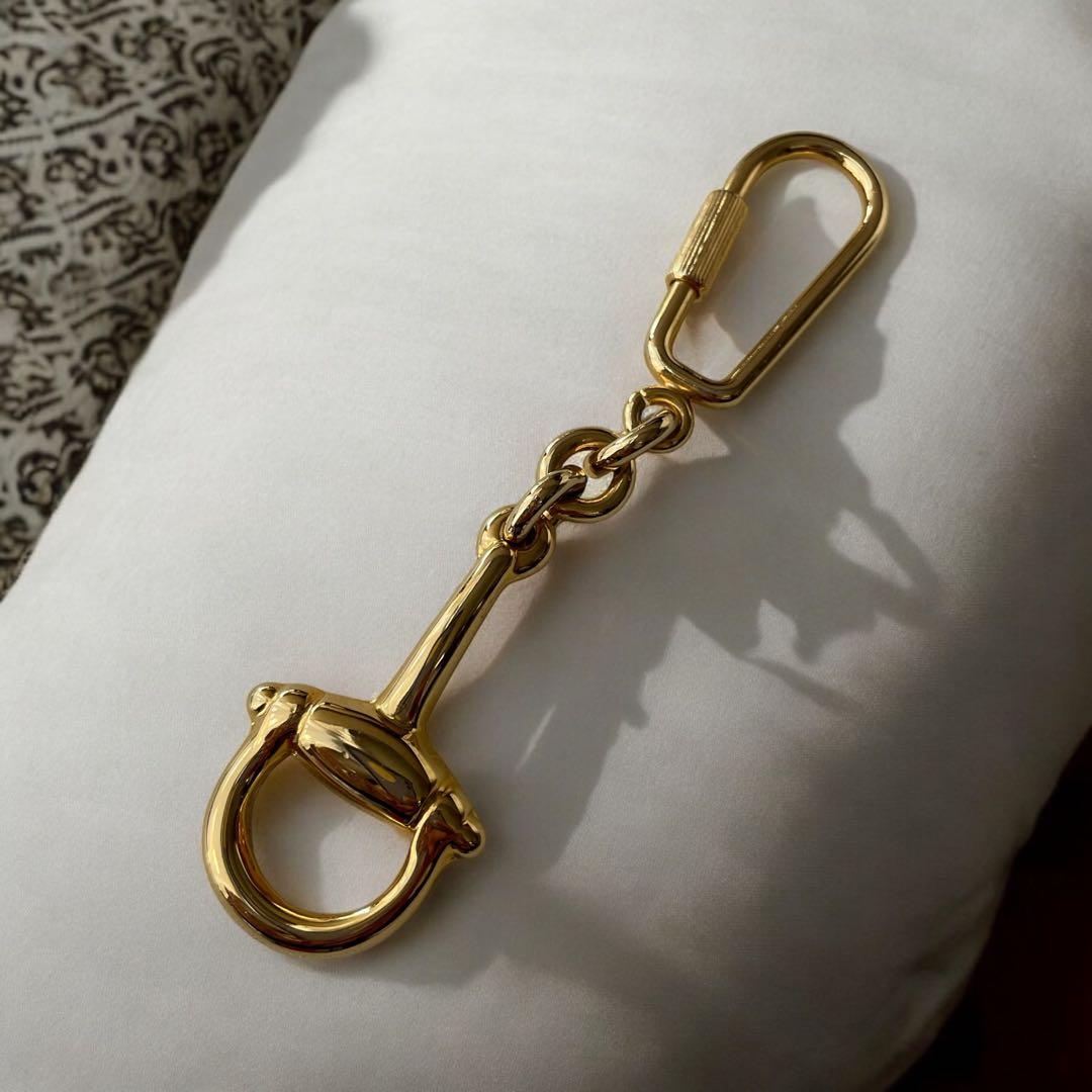 GUCCI ゴールドキーホルダー