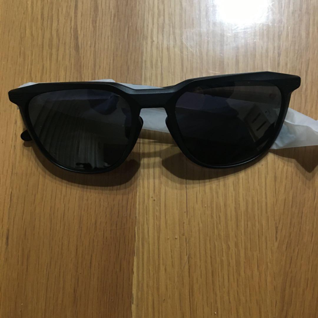 ironaka.t　Oakley サングラス　009286A（新品）