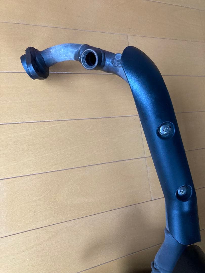 R　　送料込み！美品　アクシストリート　純正マフラー