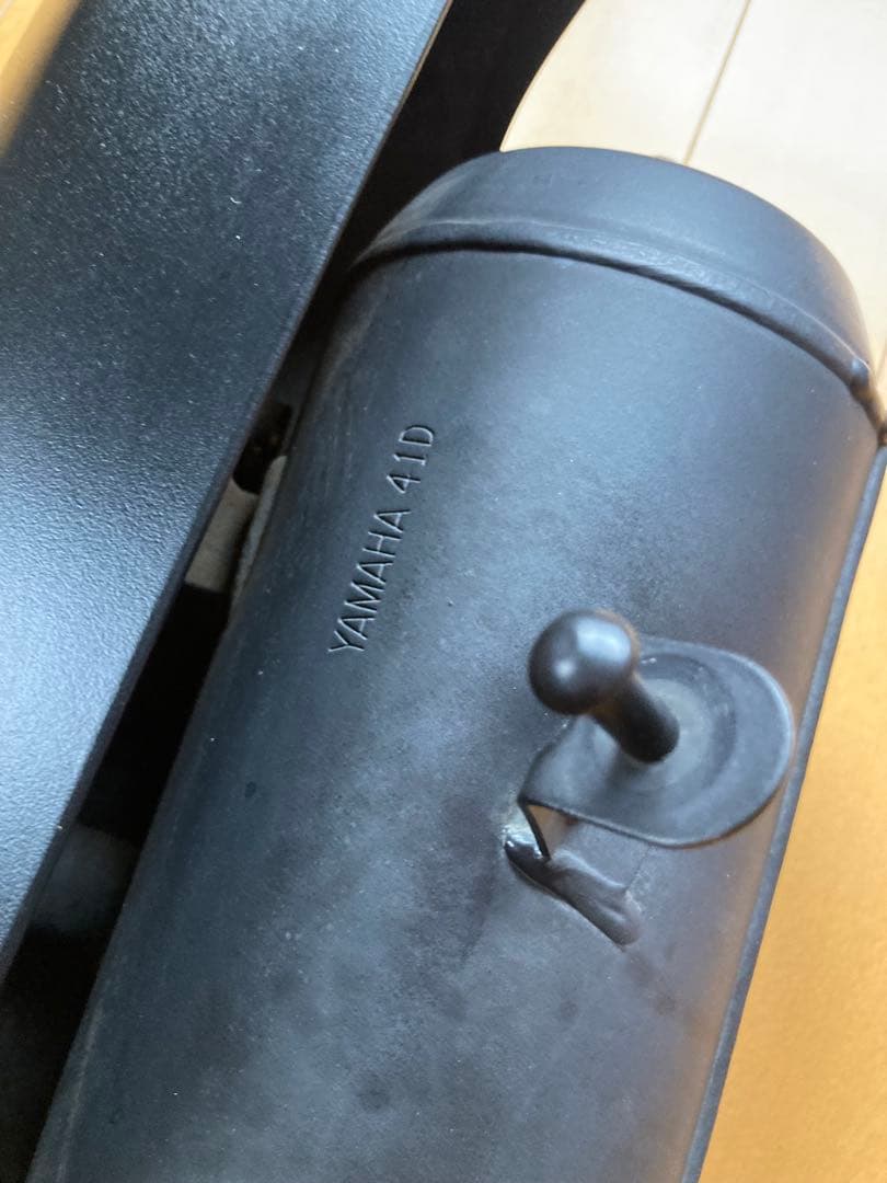 R　　送料込み！美品　アクシストリート　純正マフラー