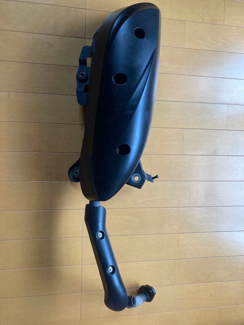 R　　送料込み！美品　アクシストリート　純正マフラー