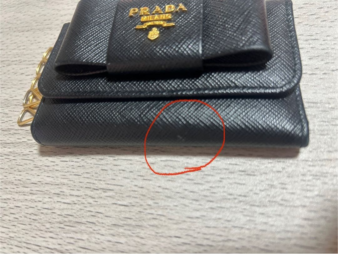 PRADA ブラック サフィアーノレザー キーケース