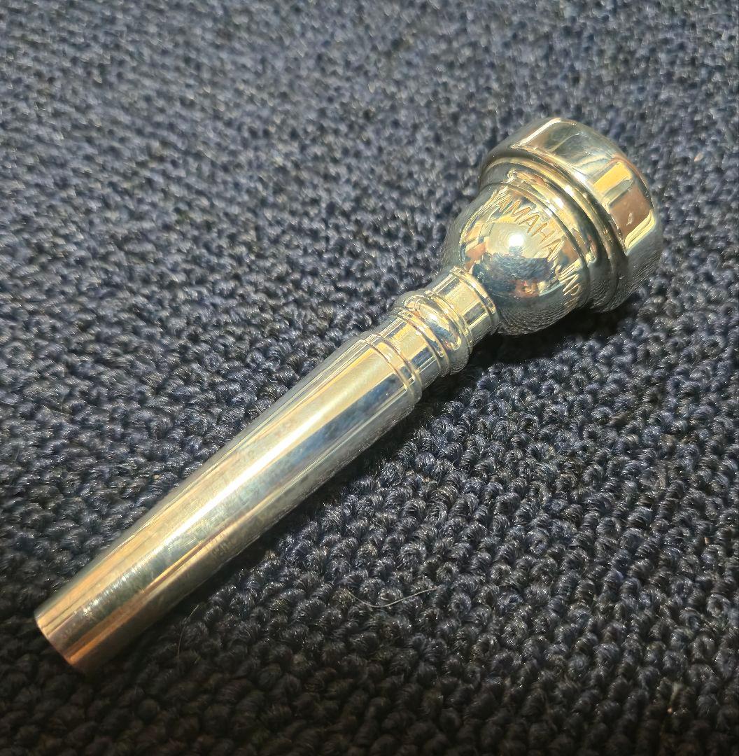 YAMAHA B♭トランペット YTR-2330S 中古美品