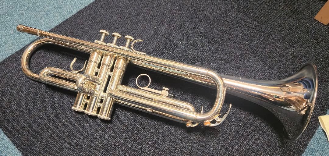 YAMAHA B♭トランペット YTR-2330S 中古美品