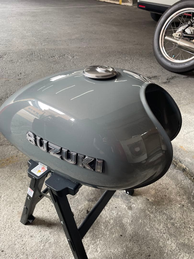 スズキ　 st250e キャブ車　純正タンク グレー