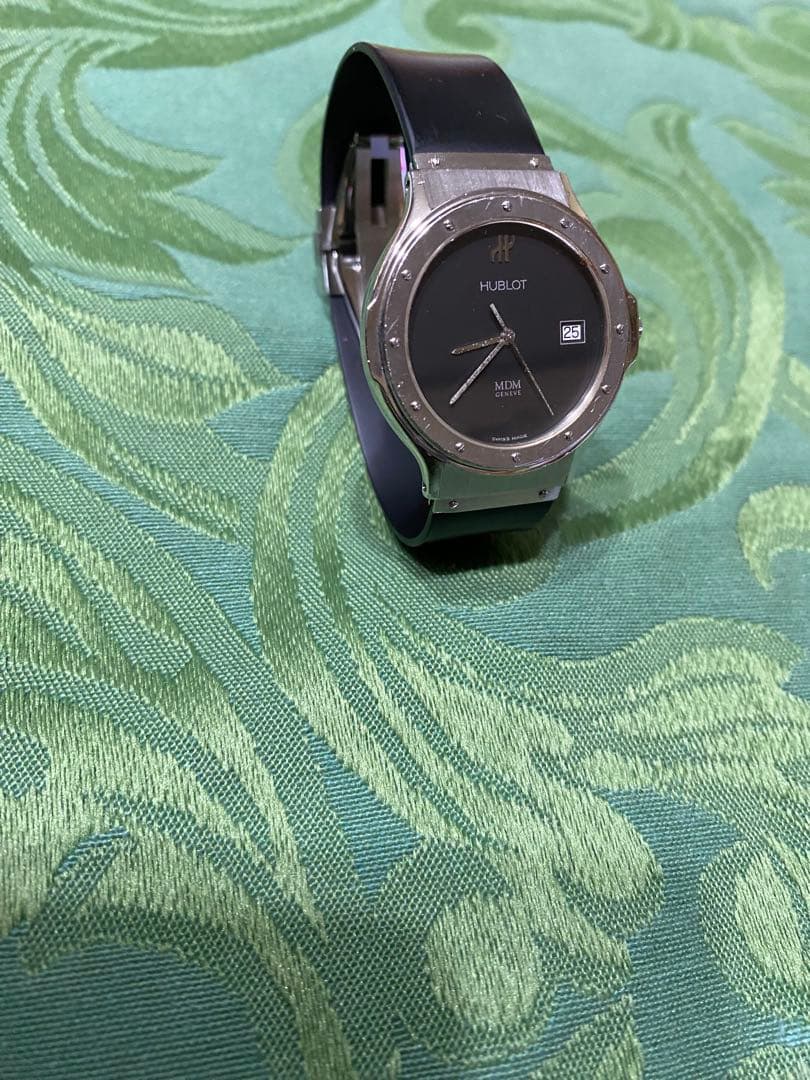 カ*ィ様 Hublot クラシック　ブラックラバーベルト 時計