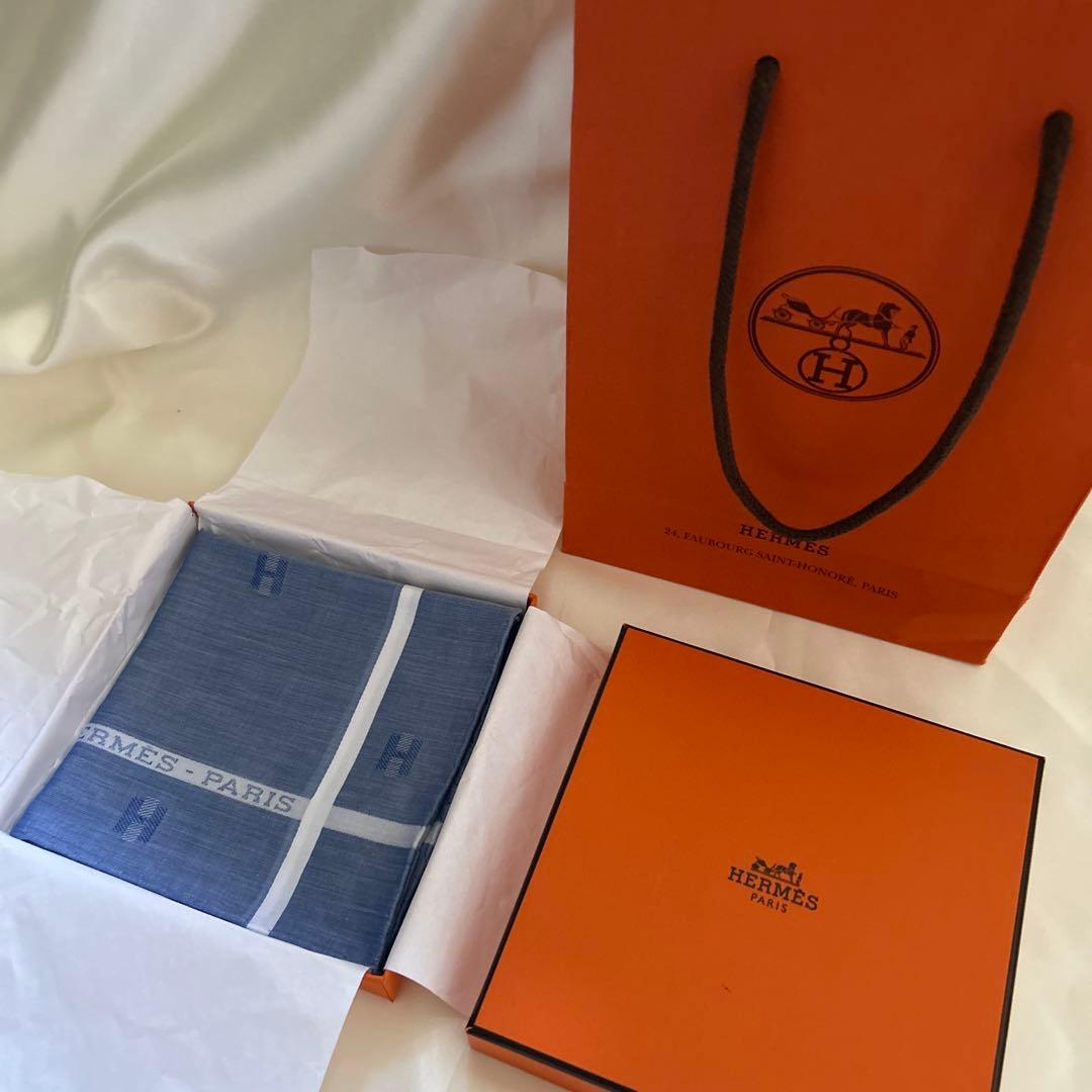 エルメス　HERMES ハンカチ　箱入り　紙袋付き