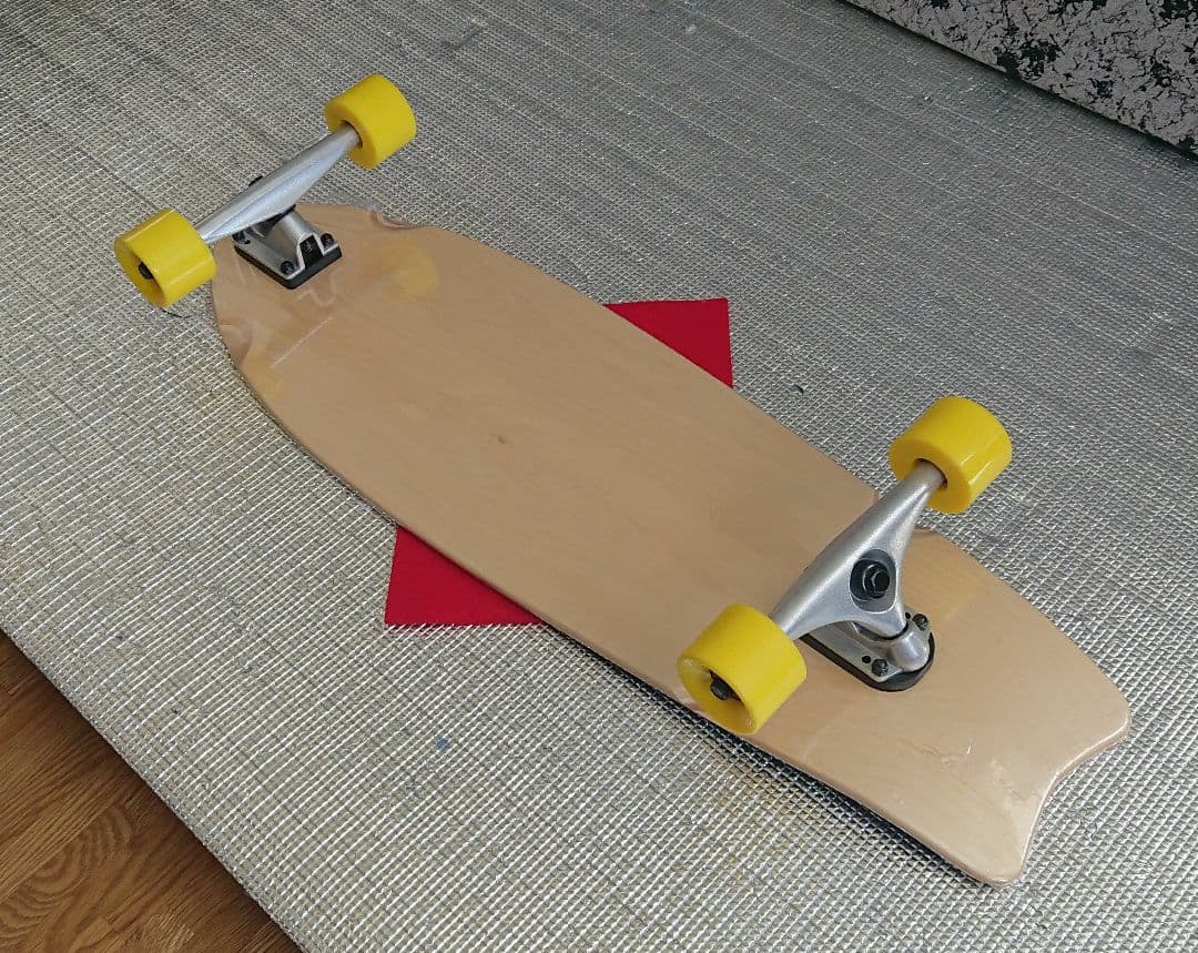 大放出　イエロー　31.5＜税送料2770円込み＞カスタム　前後カービングＴ搭載