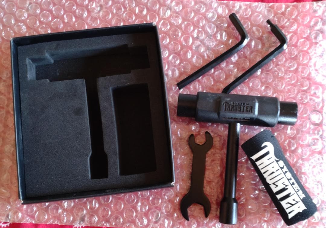 大放出　イエロー　31.5＜税送料2770円込み＞カスタム　前後カービングＴ搭載