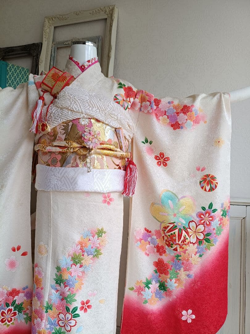 専用です☆上級品☆正絹白地に刺繍の着物と作り帯☆七五三フルセット