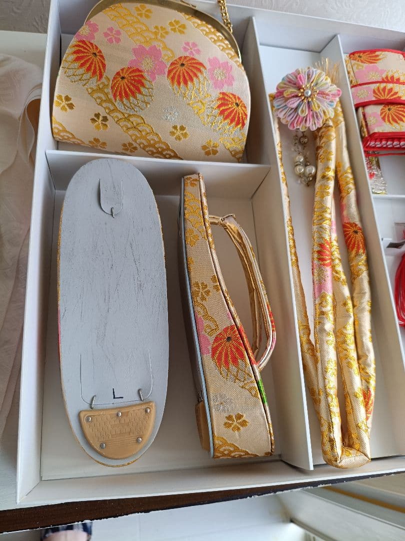 専用です☆上級品☆正絹白地に刺繍の着物と作り帯☆七五三フルセット