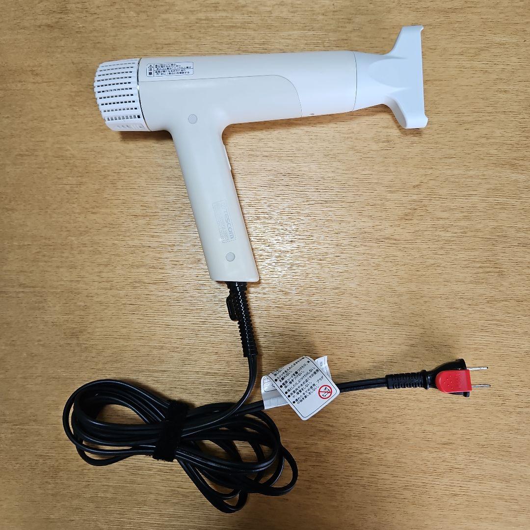 Nobby+ プロテクトイオンヘアドライヤー　ND340A ホワイト