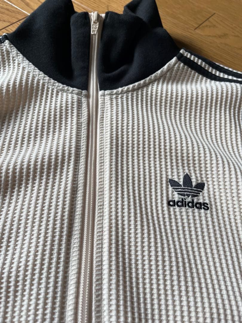 adidas トラックジャケット　ワッフル