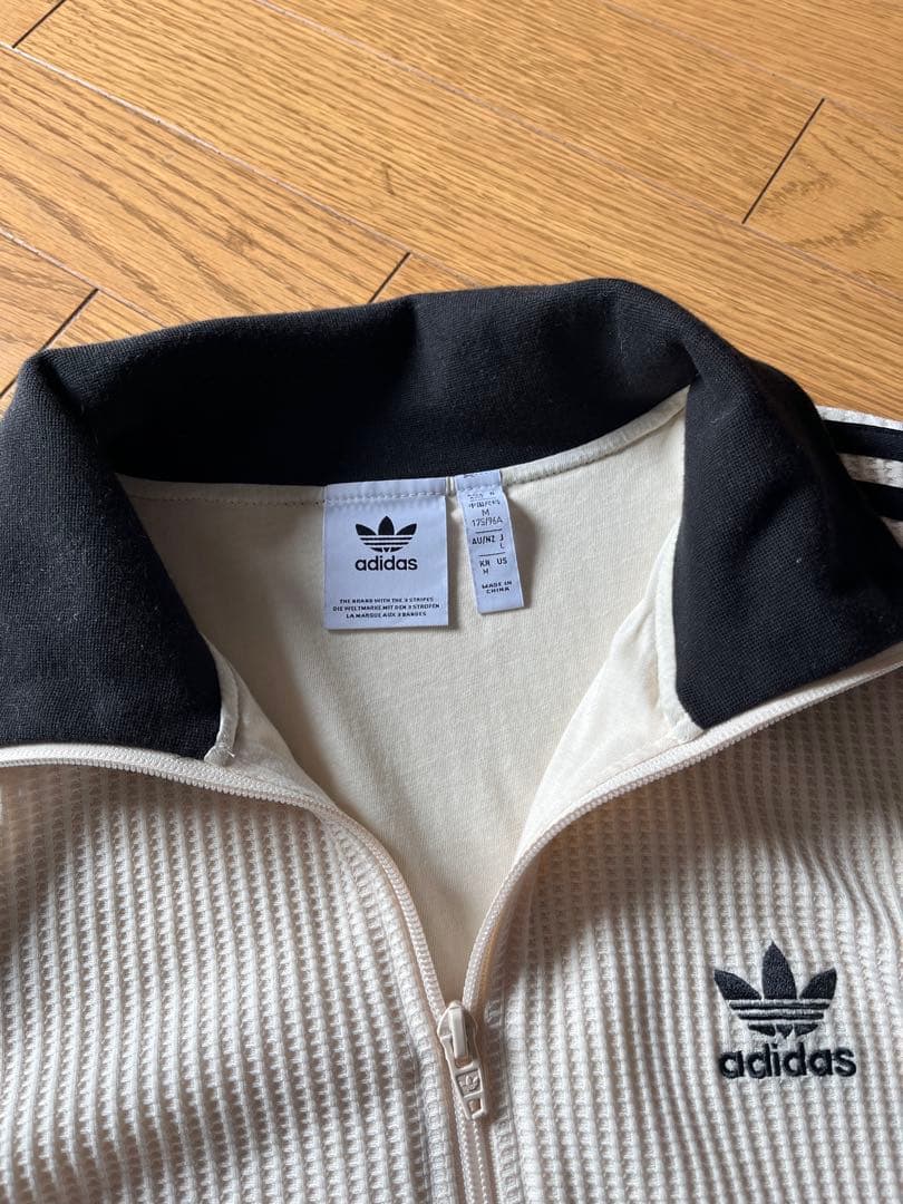 adidas トラックジャケット　ワッフル