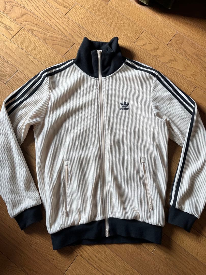 adidas トラックジャケット　ワッフル