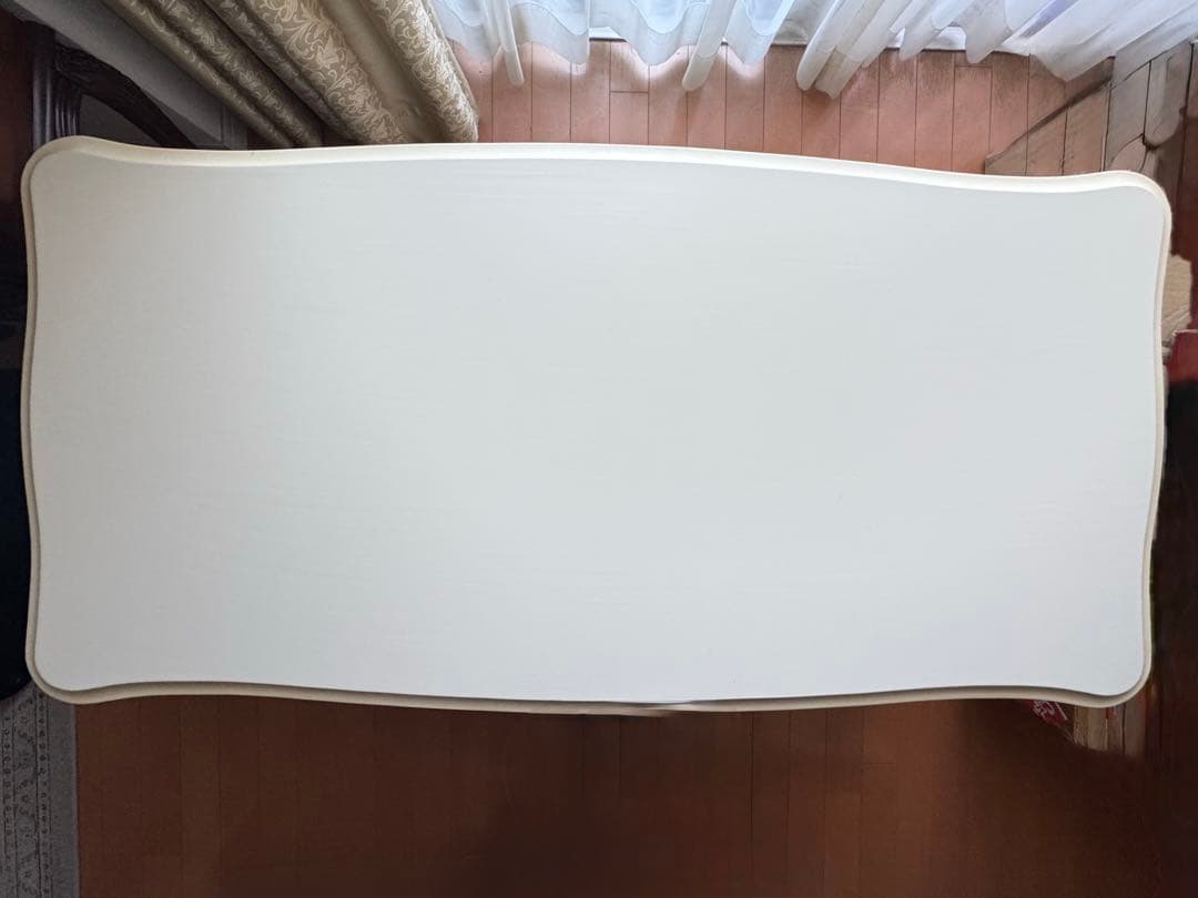 【年内出品終了】ローラアシュレイ　リビングテーブル