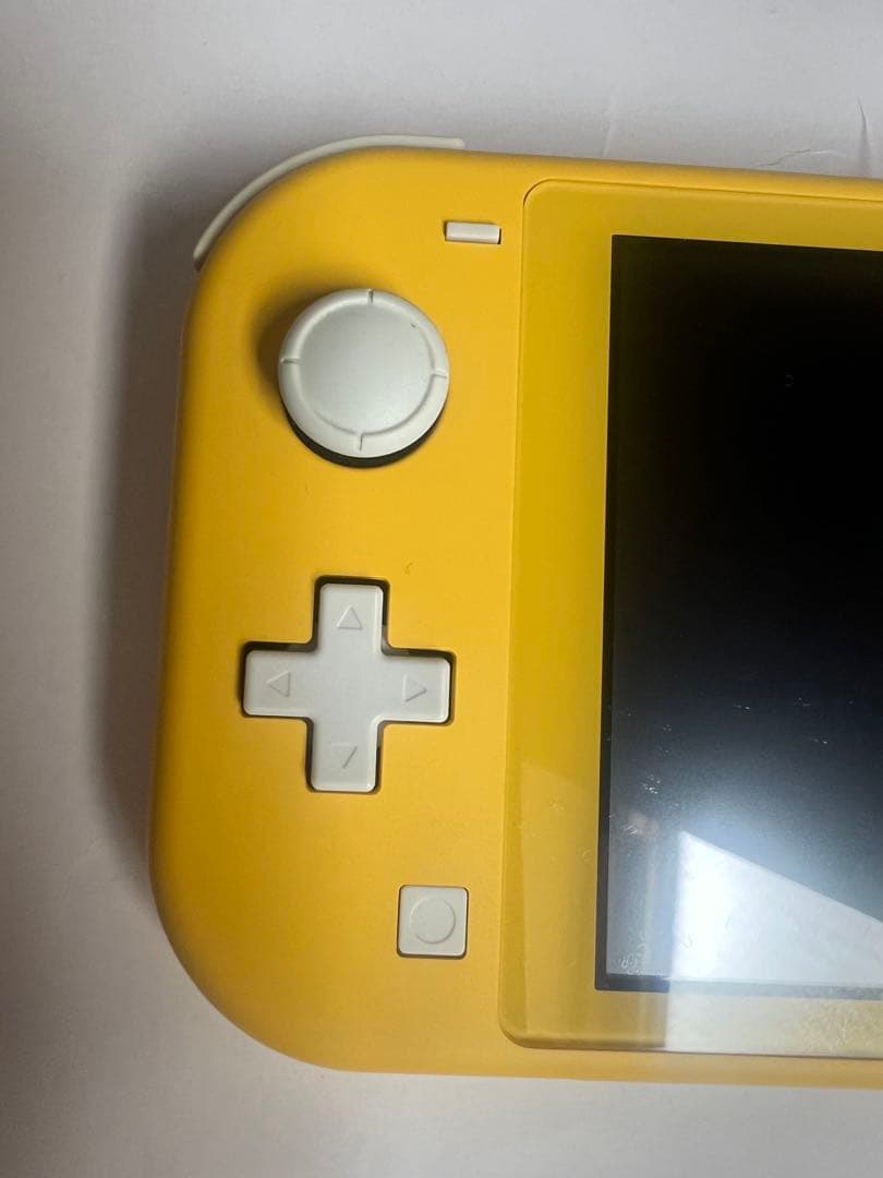 ニンテンドースイッチ ライト イエロー　本体