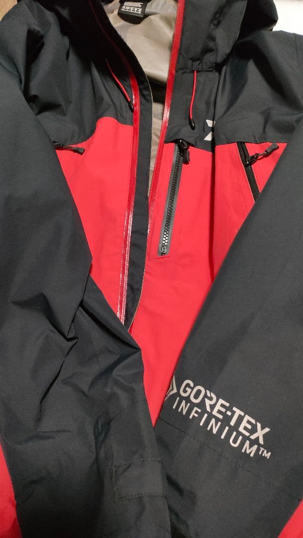 DAIWA　GORE-TEX INFINIUM™ フィッシングスーツ Lサイズ