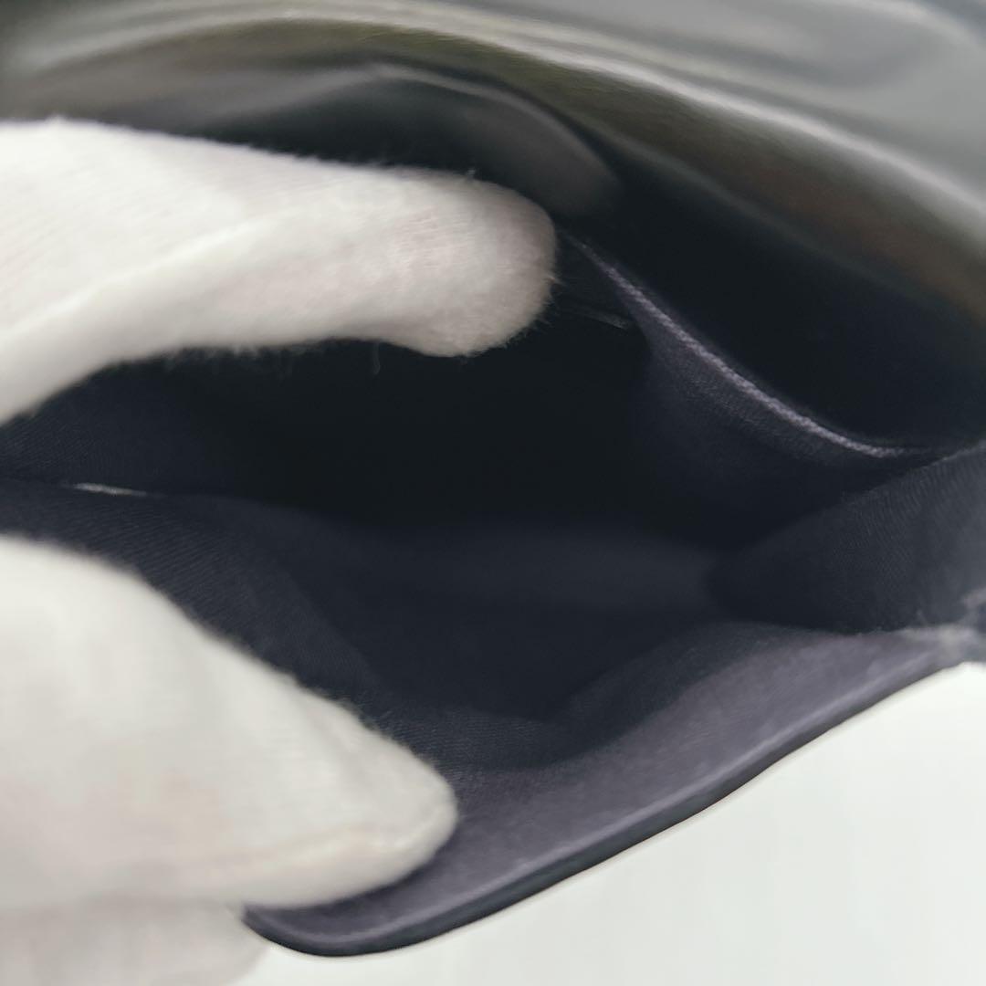 ヴィヴィアンウエストウッド スマホショルダー オーブ レザー 肩掛け 斜めがけ