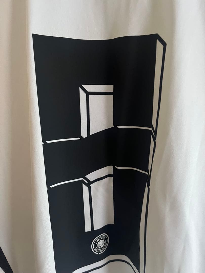 し*ー様 ドイツ代表 2024 正規品 ♯８　クロース ￼ ホームユニフォーム