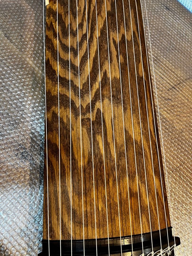 高級　琴　研水　綾杉彫り　くり甲　蒔絵　13弦