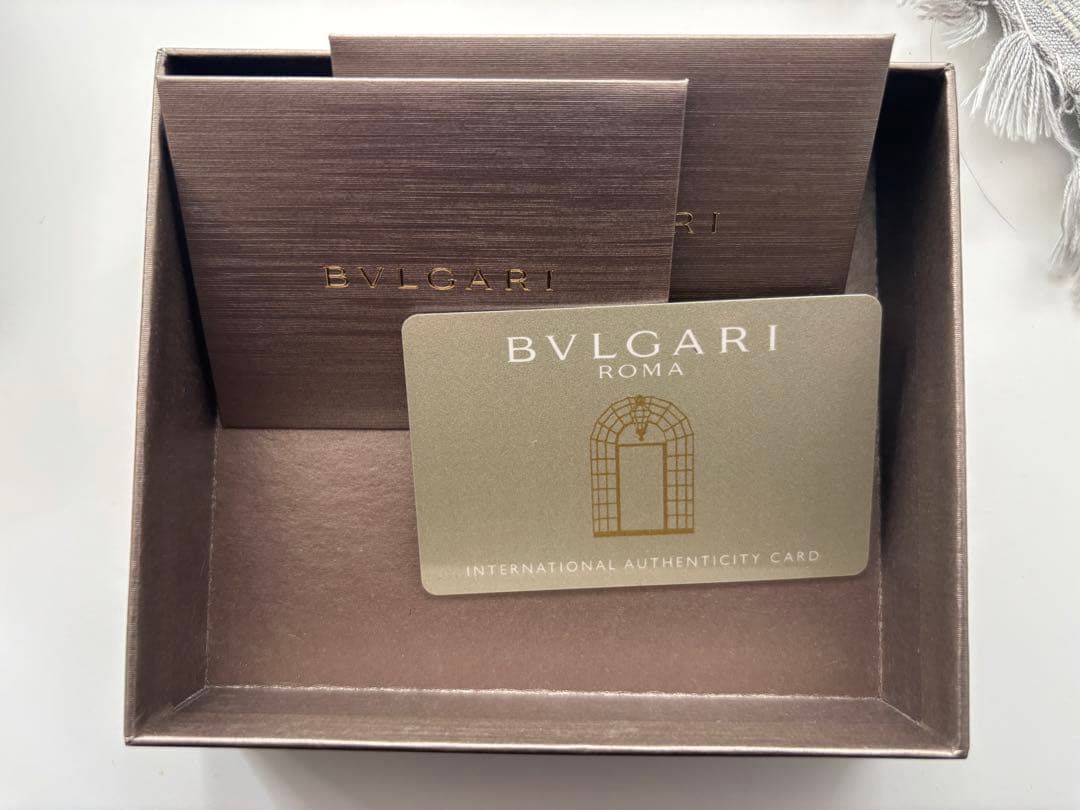 BVLGARI ブラックレザー 三つ折り財布
