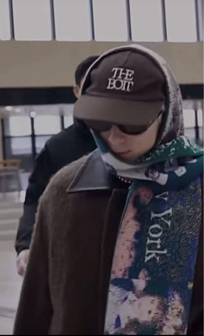 【INI 西洸人 着用】Montmartre New York マフラー 新品