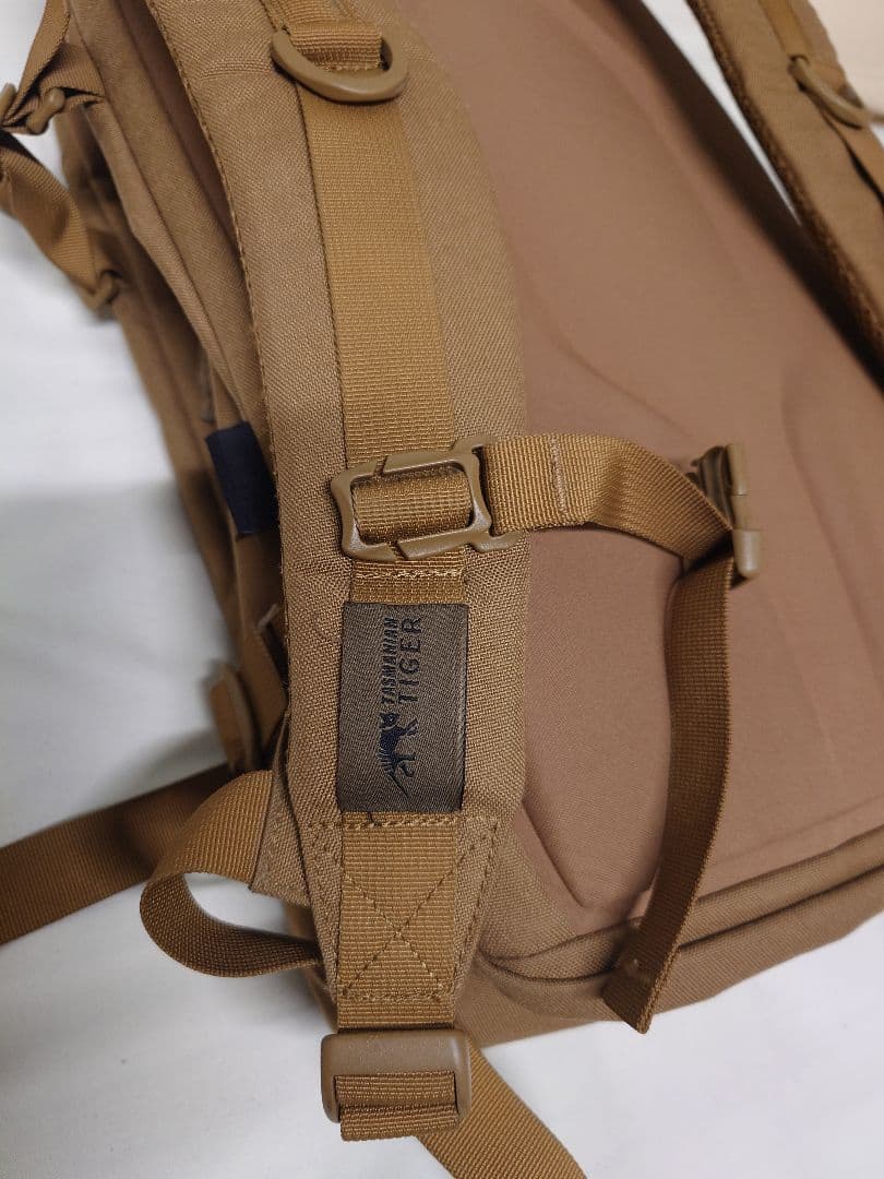 タスマニアンタイガー リュック コヨーテカラー