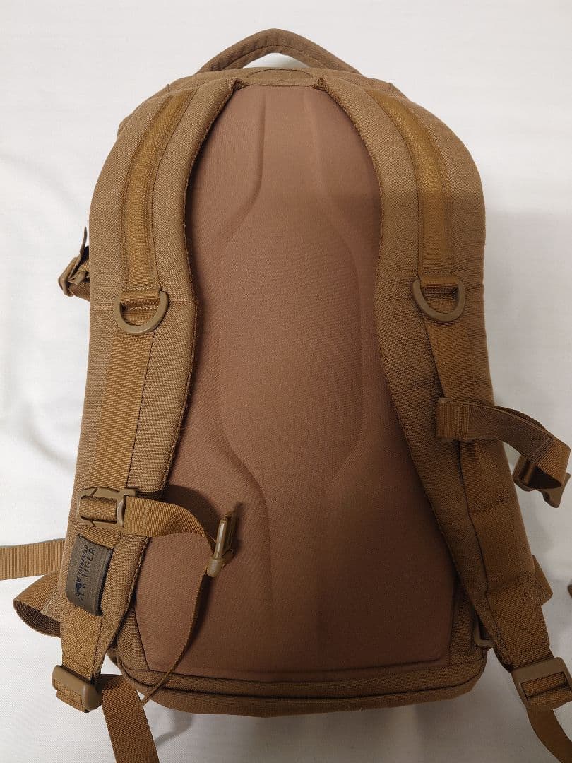 タスマニアンタイガー リュック コヨーテカラー