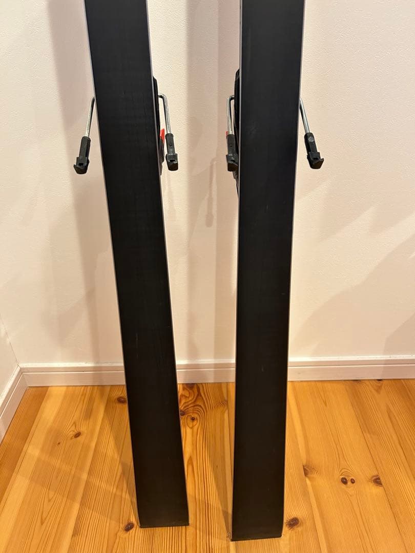 Rossignol A23 スキー板 赤黒 ビィンディング付き