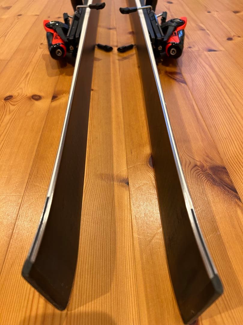 Rossignol A23 スキー板 赤黒 ビィンディング付き