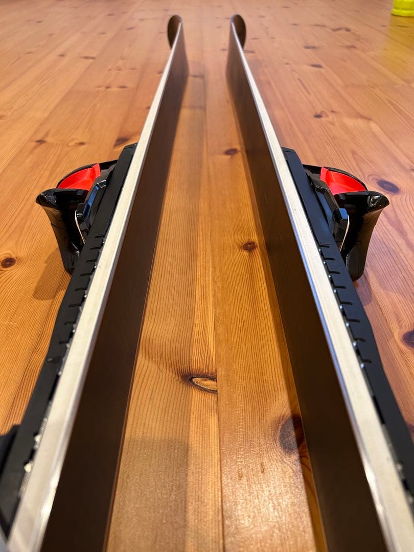 Rossignol A23 スキー板 赤黒 ビィンディング付き