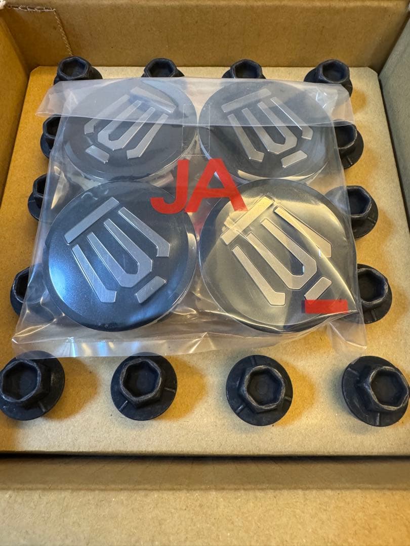 トヨタクラウンスポーツ純正21インチホイールセットセンターオーナメント純正ナット