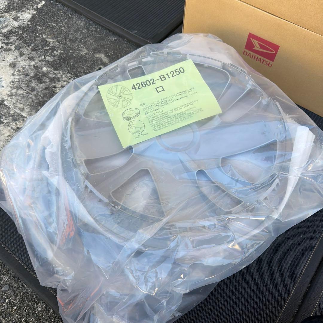 DAIHATSU 純正部品16インチ ブラック ホイール